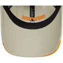 beige-gebogene-verstellbare-damenkappe-9twenty-flame-visor-von-new-era