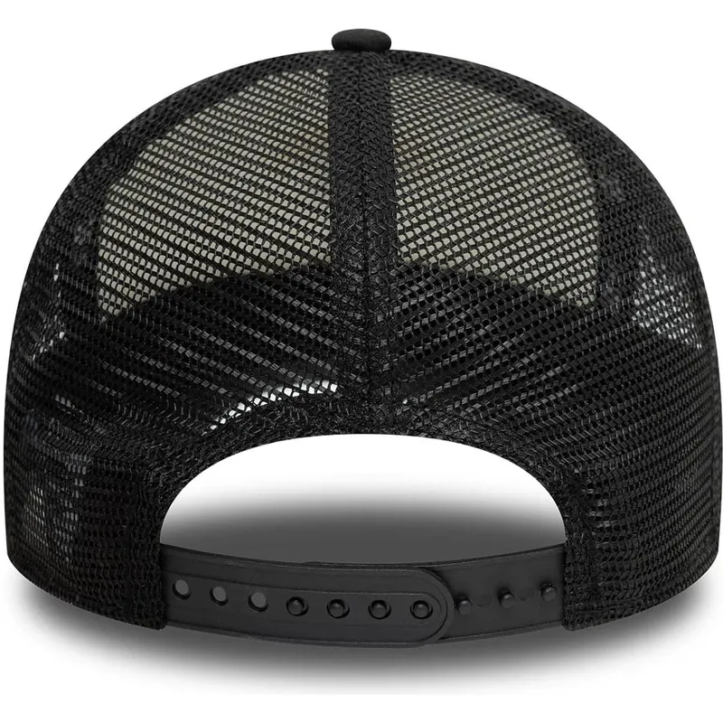 weisse-und-schwarze-trucker-kappe-fur-jungen-9forty-a-frame-batman-dc-comics-von-new-era weisse-und-schwarze-trucker-kappe-fur-jungen-9forty-a-frame-batman-dc-comics-von-new-era