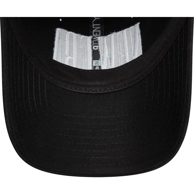 schwarze-gebogene-kappe-9twenty-workmark-von-new-era schwarze-gebogene-kappe-9twenty-workmark-von-new-era
