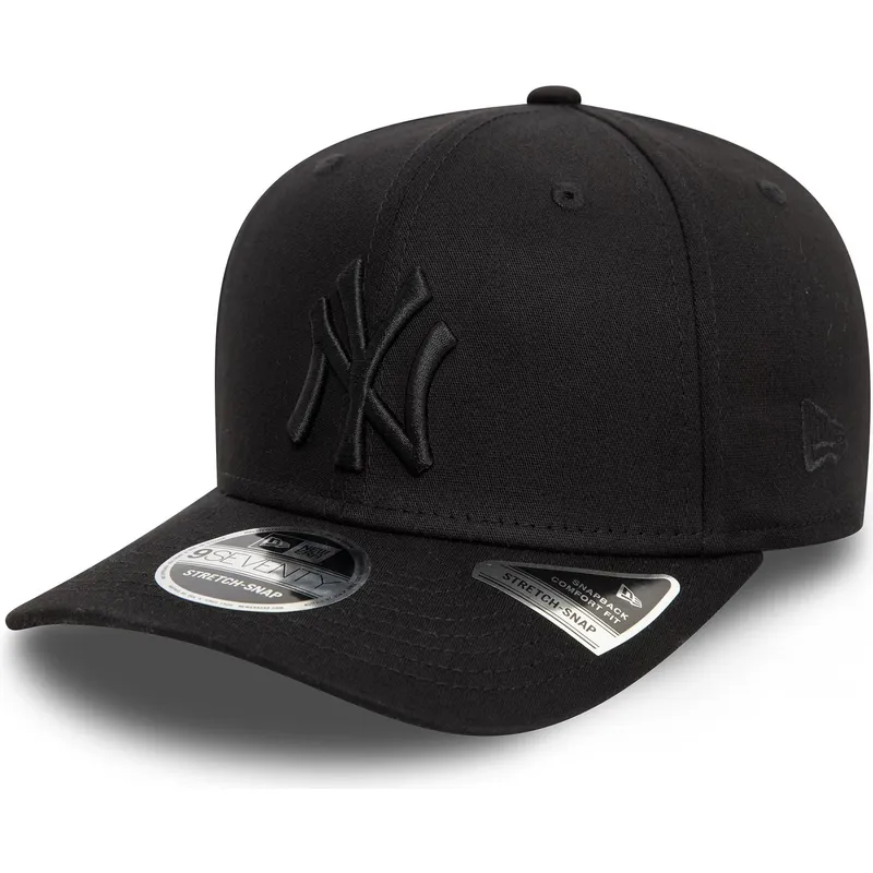 schwarze-gebogene-snapback-kappe-mit-schwarzem-logo-9seventy-stretch-snap-der-new-york-yankees-mlb-von-new-era schwarze-gebogene-snapback-kappe-mit-schwarzem-logo-9seventy-stretch-snap-der-new-york-yankees-mlb-von-new-era