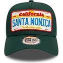 grune-gebogene-snapback-kappe-9forty-a-frame-license-plate-santa-monica-stadte-und-strande-von-new-era