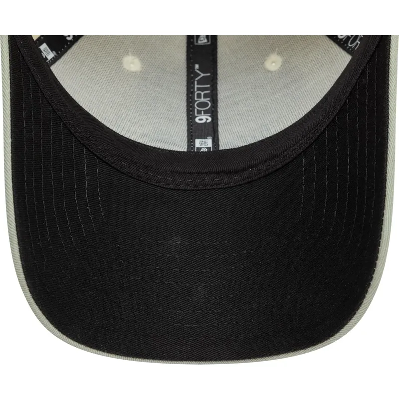 hellgrune-verstellbare-curved-cap-9forty-contrast-side-von-vespa-piaggio-von-new-era hellgrune-verstellbare-curved-cap-9forty-contrast-side-von-vespa-piaggio-von-new-era
