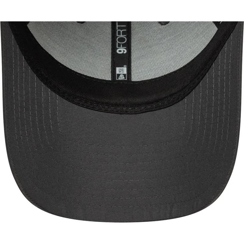 graue-verstellbare-curved-cap-9forty-flawless-der-new-york-yankees-mlb-von-new-era graue-verstellbare-curved-cap-9forty-flawless-der-new-york-yankees-mlb-von-new-era