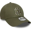 grune-verstellbare-curved-cap-mit-grunem-logo-9forty-outline-der-new-york-yankees-mlb-von-new-era