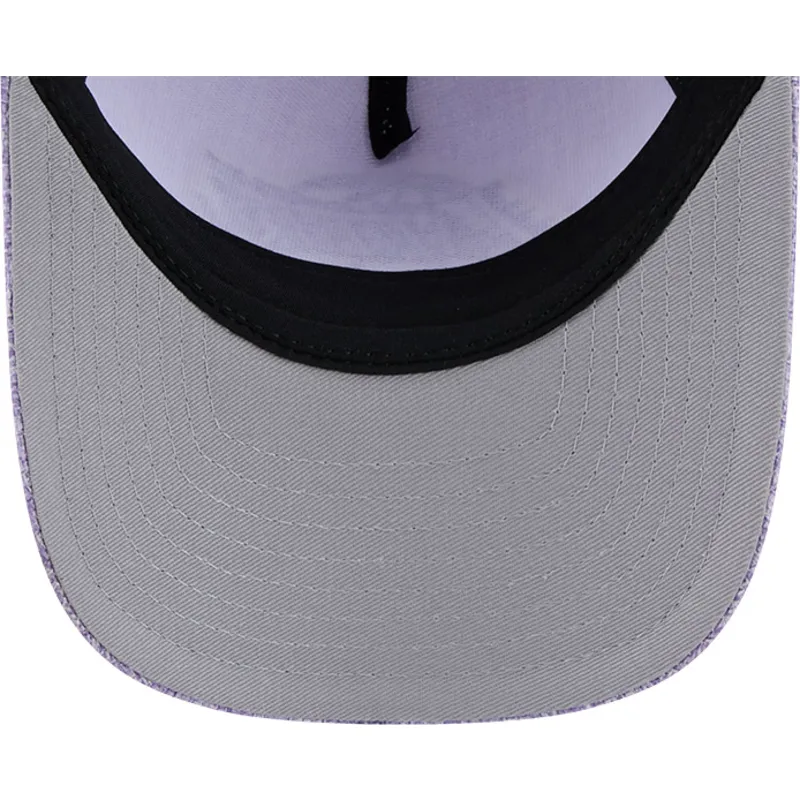 violette-gebogene-snapback-kappe-9forty-m-crown-a-frame-cotton-weave-der-los-angeles-lakers-nba-von-new-era violette-gebogene-snapback-kappe-9forty-m-crown-a-frame-cotton-weave-der-los-angeles-lakers-nba-von-new-era