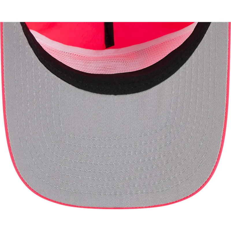 rosa-verstellbare-gebogene-kappe-golfer-everyday-nylon-von-chicago-bulls-nba-von-new-era