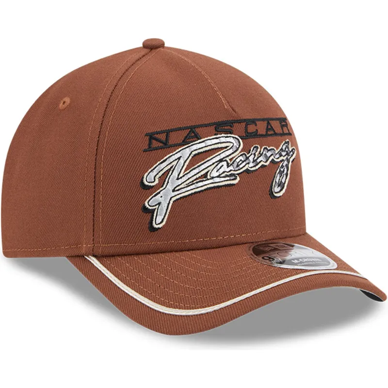braune-gebogene-snapback-kappe-9forty-m-crown-a-frame-motorsport-von-nascar-von-new-era