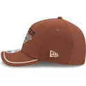 braune-gebogene-snapback-kappe-9forty-m-crown-a-frame-motorsport-von-nascar-von-new-era