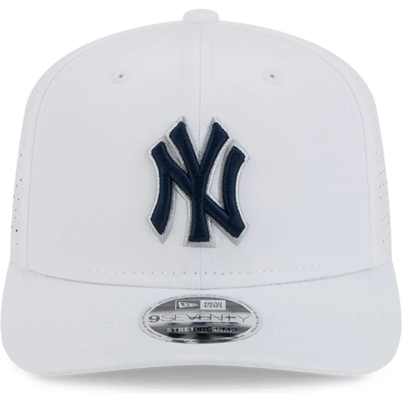 weisse-trucker-cap-9seventy-perf-spring-training-fan-pack-2025-der-new-york-yankees-mlb-von-new-era weisse-trucker-cap-9seventy-perf-spring-training-fan-pack-2025-der-new-york-yankees-mlb-von-new-era
