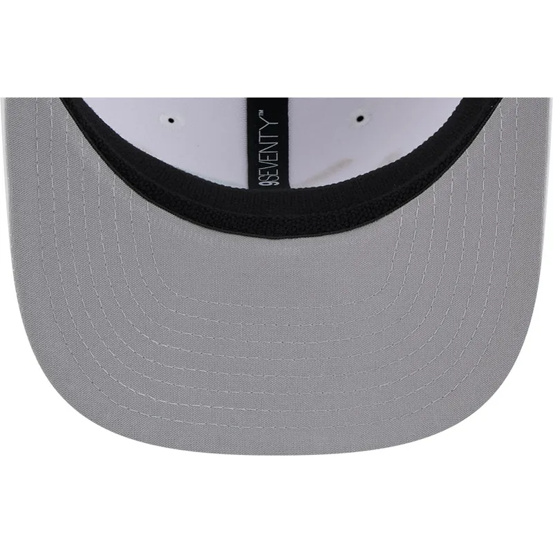 weisse-trucker-cap-9seventy-perf-spring-training-fan-pack-2025-der-tampa-bay-rays-mlb-von-new-era
