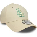 beige-verstellbare-curved-cap-mit-grunem-logo-9forty-team-outline-der-los-angeles-dodgers-mlb-von-new-era