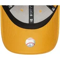 casquette-courbee-jaune-ajustable-pour-femme-9forty-metallic-logo-los-angeles-dodgers-mlb-new-era