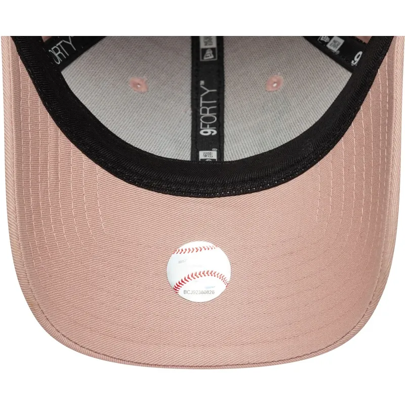 gebogene-rosa-verstellbare-damenkappe-9forty-beaded-der-new-york-yankees-mlb-von-new-era gebogene-rosa-verstellbare-damenkappe-9forty-beaded-der-new-york-yankees-mlb-von-new-era