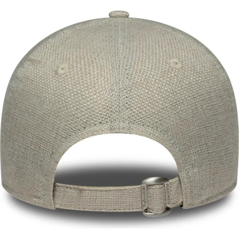 beige-gebogene-verstellbare-damenkappe-9forty-woven-der-new-york-yankees-mlb-von-new-era