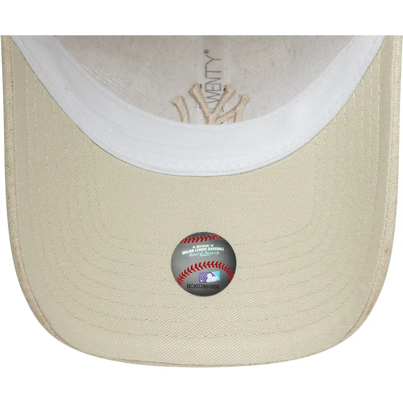beige-verstellbare-curved-cap-fur-damen-mit-beigem-logo-9twenty-linen-der-new-york-yankees-mlb-von-new-era