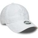 weisse-verstellbare-curved-cap-fur-damen-mit-weissem-logo-9twenty-broderie-der-new-york-yankees-mlb-von-new-era