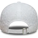 casquette-courbee-blanche-ajustable-pour-femme-avec-logo-blanc-9twenty-broderie-new-york-yankees-mlb-new-era