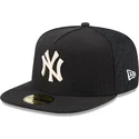 casquette-plate-noire-ajustee-59fifty-day-a-frame-new-york-yankees-mlb-new-era