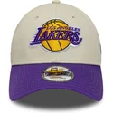 casquette-courbee-beige-et-violette-ajustable-9forty-contrast-patch-los-angeles-lakers-nba-new-era