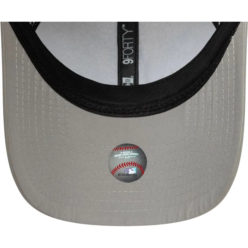 graue-verstellbare-9forty-flawless-trucker-cap-der-new-york-yankees-mlb-von-new-era graue-verstellbare-9forty-flawless-trucker-cap-der-new-york-yankees-mlb-von-new-era