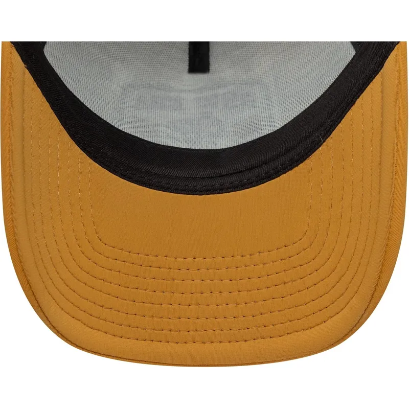 beige-trucker-cap-a-frame-graphic-patch-von-new-era