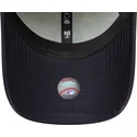 gebogene-beige-und-marineblaue-verstellbare-kappe-9forty-side-script-der-new-york-yankees-mlb-von-new-era