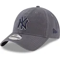 graue-verstellbare-curved-cap-mit-blauem-logo-9twenty-core-classics-der-new-york-yankees-mlb-von-new-era