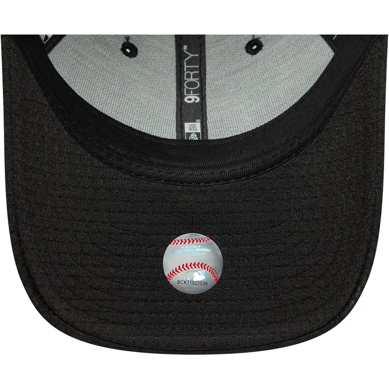 schwarze-gebogene-snapback-kappe-mit-schwarzem-logo-9forty-flawless-mesh-der-new-york-yankees-mlb-von-new-era