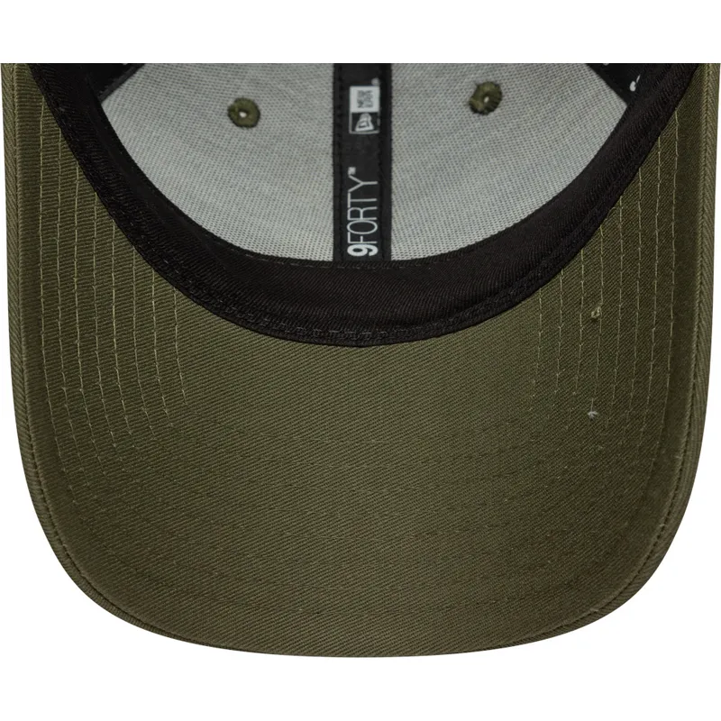 grune-verstellbare-curved-cap-mit-grunem-logo-9forty-seasonal-von-mclaren-racing-formula-1-von-new-era