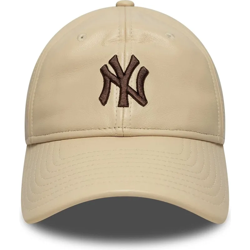 beige-verstellbare-curved-cap-mit-braunem-logo-9twenty-leather-der-new-york-yankees-mlb-von-new-era