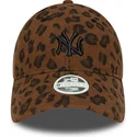 casquette-courbee-leopard-ajustable-pour-femme-9forty-leopard-cord-new-york-yankees-mlb-new-era
