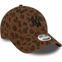 casquette-courbee-leopard-ajustable-pour-femme-9forty-leopard-cord-new-york-yankees-mlb-new-era