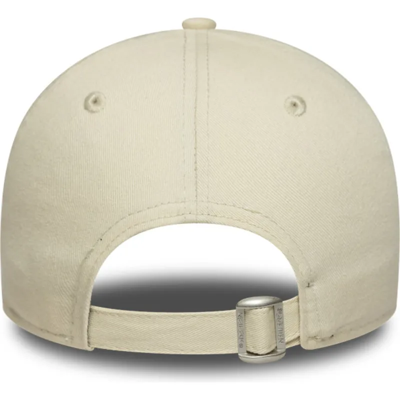 beige-verstellbare-curved-cap-fur-damen-9twenty-phrase-mi-media-naranja-von-new-era beige-verstellbare-curved-cap-fur-damen-9twenty-phrase-mi-media-naranja-von-new-era