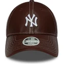 casquette-courbee-marron-ajustable-pour-femme-9forty-topstitch-pu-new-york-yankees-mlb-new-era