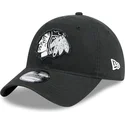 schwarze-verstellbare-gebogene-kappe-9twenty-stamp-der-chicago-blackhawks-nhl-von-new-era