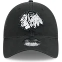 schwarze-verstellbare-gebogene-kappe-9twenty-stamp-der-chicago-blackhawks-nhl-von-new-era