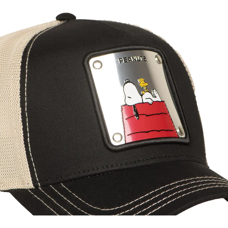 schwarze-und-beige-trucker-kappe-snoopy-und-emilio-pea6-naw6-peanuts-von-capslab