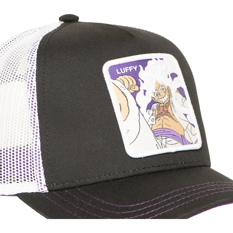 trucker-cap-schwarz-und-weiss-monkey-d-luffy-op6-gea-one-piece-von-capslab