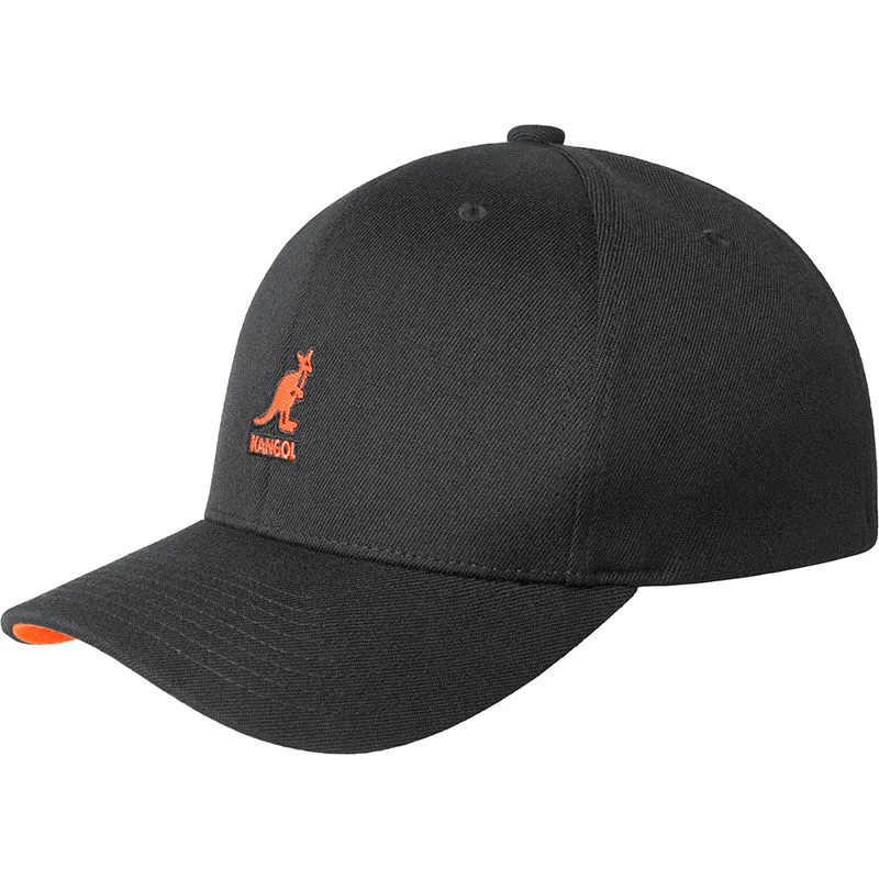 schwarze-gebogene-verstellbare-mutze-wool-flexfit-baseball-beluga-black-von-kangol schwarze-gebogene-verstellbare-mutze-wool-flexfit-baseball-beluga-black-von-kangol