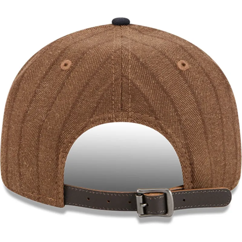 braune-und-marineblaue-verstellbare-flache-kappe-9fifty-retro-crown-wool-pinstripe-der-atlanta-braves-mlb-von-new-era