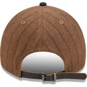 braune-und-marineblaue-verstellbare-curved-cap-9twenty-a-frame-wool-pinstripe-der-boston-red-sox-mlb-von-new-era