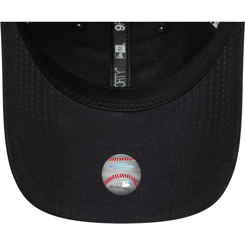 marineblaue-verstellbare-curved-cap-9forty-pin-der-new-york-yankees-mlb-von-new-era marineblaue-verstellbare-curved-cap-9forty-pin-der-new-york-yankees-mlb-von-new-era