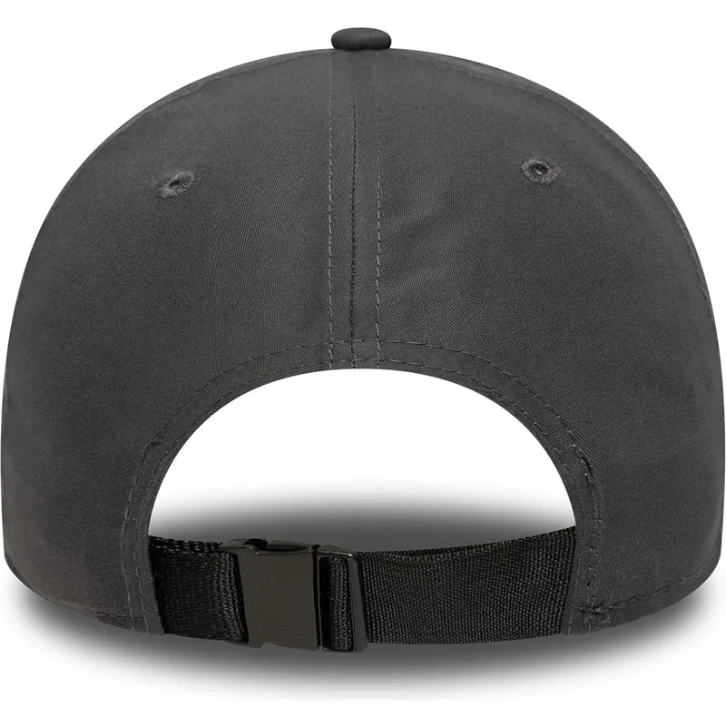 graue-verstellbare-curved-cap-9forty-pin-der-los-angeles-lakers-nba-von-new-era