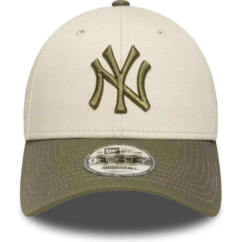 beige-und-grune-verstellbare-curved-cap-9forty-side-patch-der-new-york-yankees-mlb-von-new-era beige-und-grune-verstellbare-curved-cap-9forty-side-patch-der-new-york-yankees-mlb-von-new-era