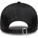 schwarze-verstellbare-curved-cap-mit-beigem-logo-9twenty-quilted-der-new-york-yankees-mlb-von-new-era