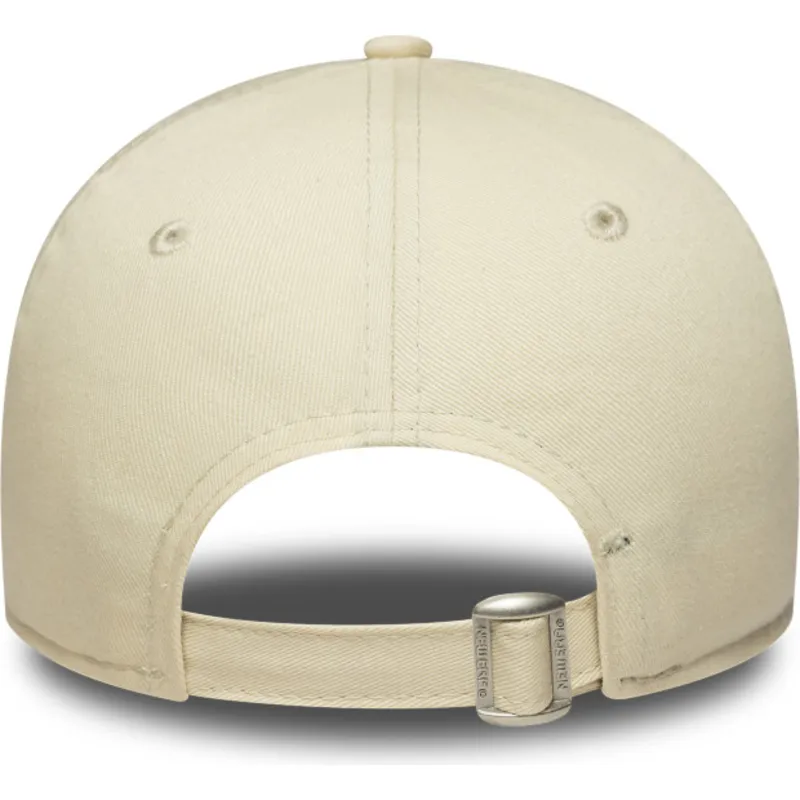 beige-gebogene-verstellbare-damenkappe-mit-rosa-logo-9forty-league-essential-der-new-york-yankees-mlb-von-new-era