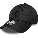 schwarze-gebogene-verstellbare-damenkappe-mit-schwarzem-logo-9twenty-padded-von-new-york-yankees-mlb-von-new-era