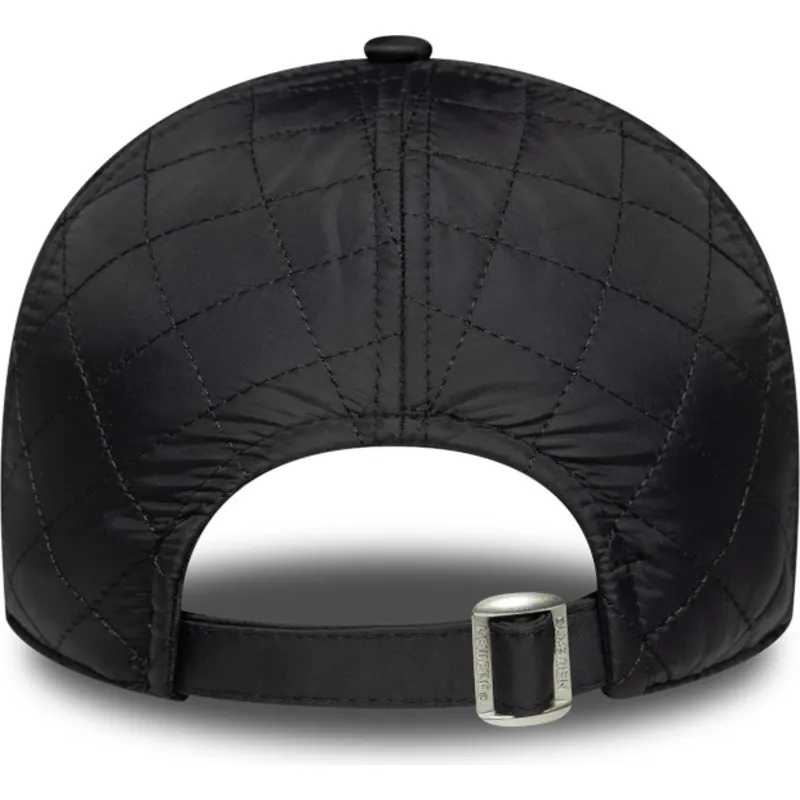 schwarze-gebogene-verstellbare-damenkappe-mit-schwarzem-logo-9twenty-padded-von-new-york-yankees-mlb-von-new-era schwarze-gebogene-verstellbare-damenkappe-mit-schwarzem-logo-9twenty-padded-von-new-york-yankees-mlb-von-new-era