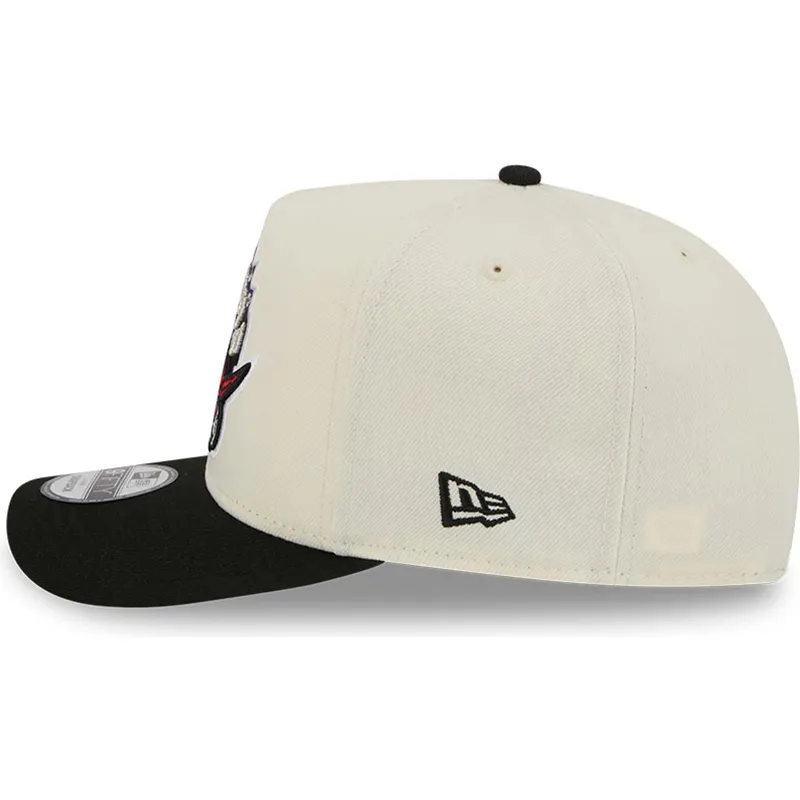 beige-und-schwarze-gebogene-snapback-kappe-9fifty-a-frame-precurved-hardwood-classics-der-toronto-raptors-nba-von-new-era beige-und-schwarze-gebogene-snapback-kappe-9fifty-a-frame-precurved-hardwood-classics-der-toronto-raptors-nba-von-new-era