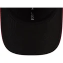 marineblaue-und-rote-gebogene-snapback-kappe-9forty-m-crown-player-replica-der-atlanta-braves-mlb-von-new-era